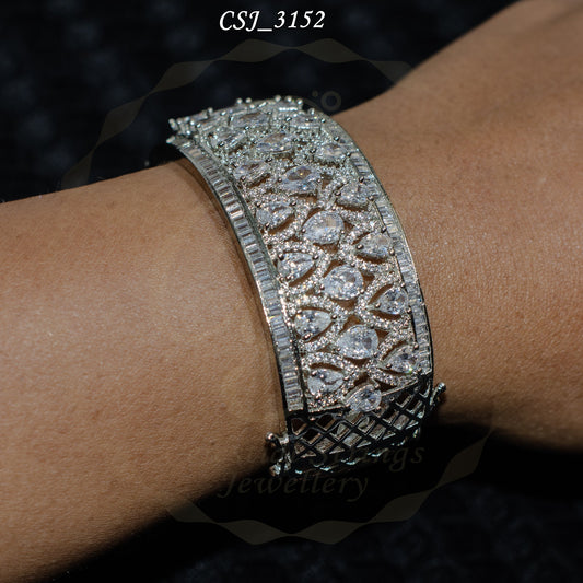 Floral Bloom Crystal Lattice Bracelet