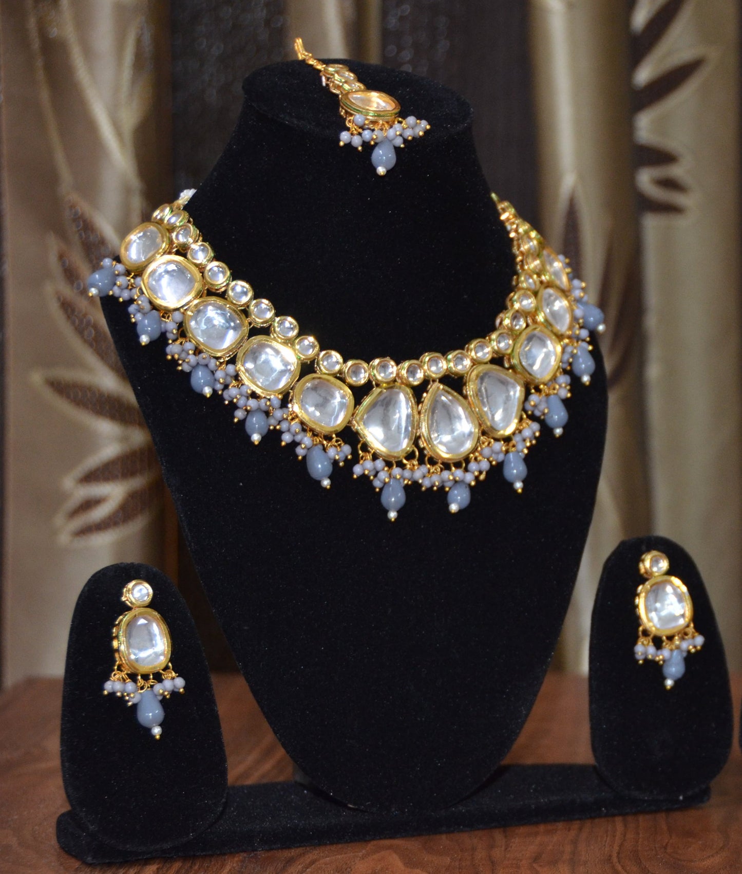 Big Kundan Set with Maang Teeka