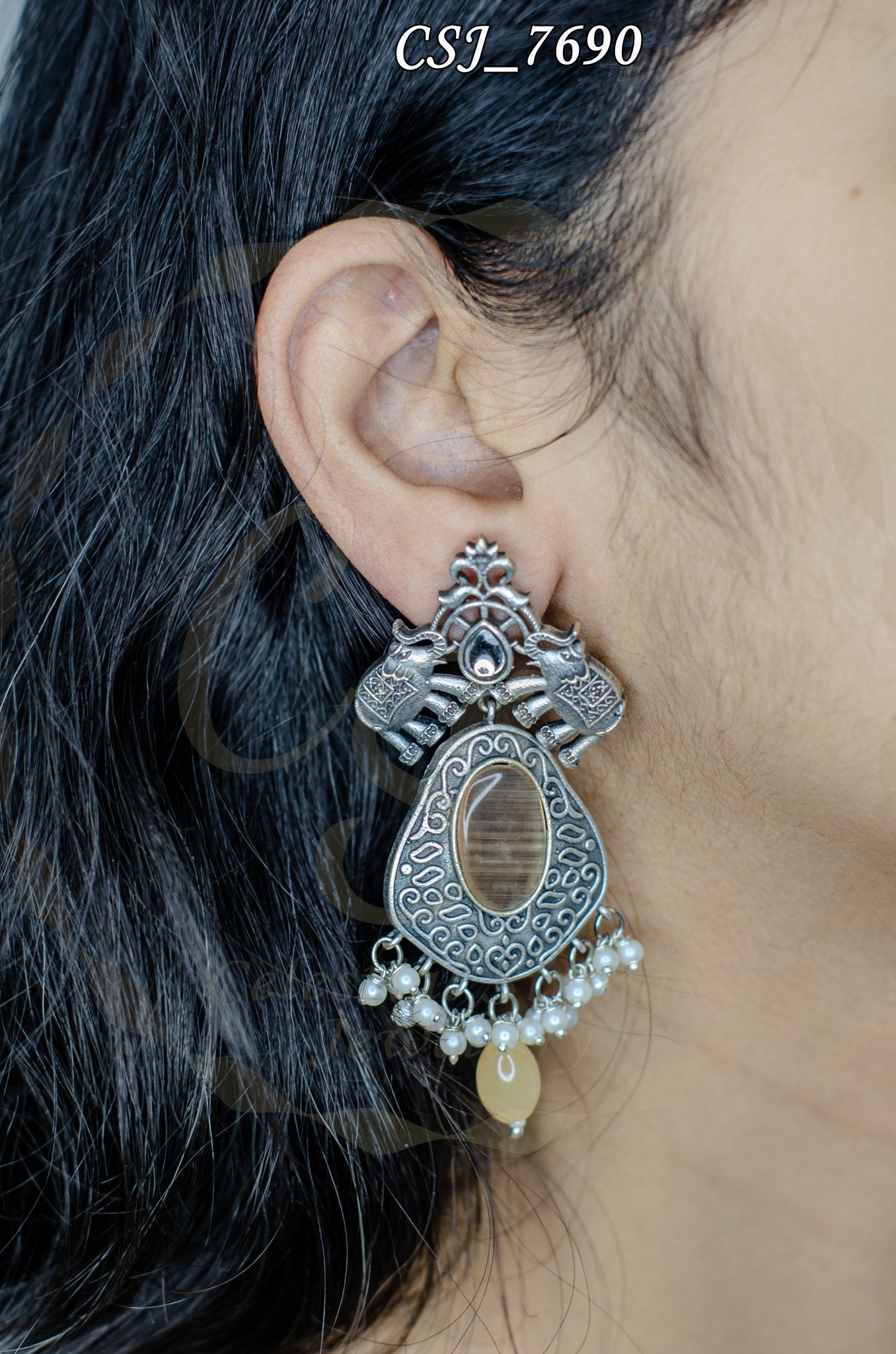 Antique Charm Oxidized Monalisa Stone Earring